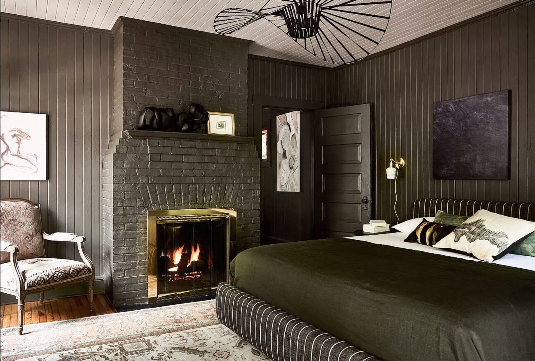 Bedroom with fireplace